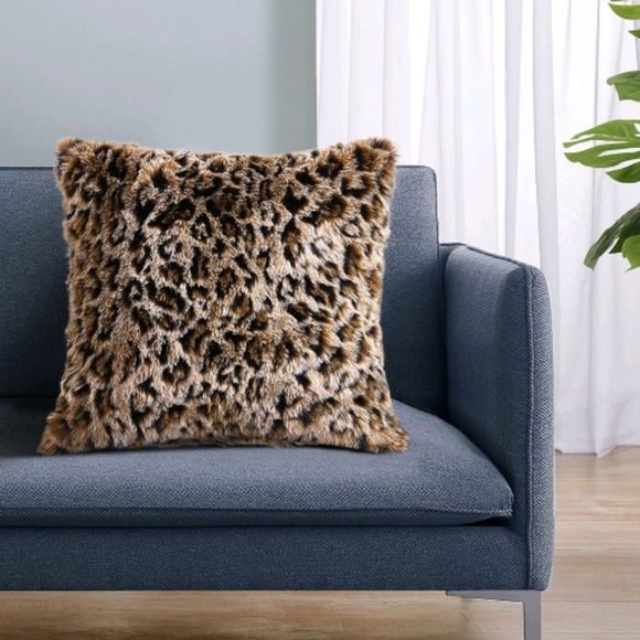 šLeopard Animal Print Faux Fur Soft Throw Pillow - Picture 1 of 6